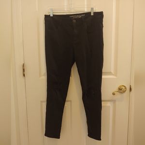 Black ripped knee American Eagle Super Stretch Jegging